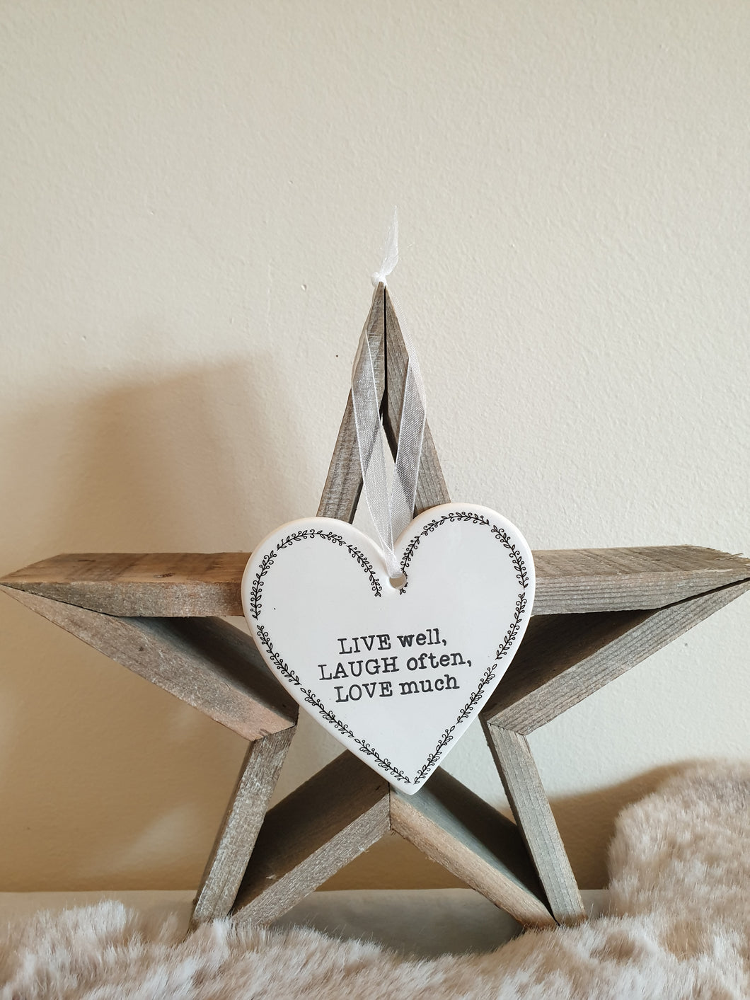 Live well,Laugh often,Love more plaque