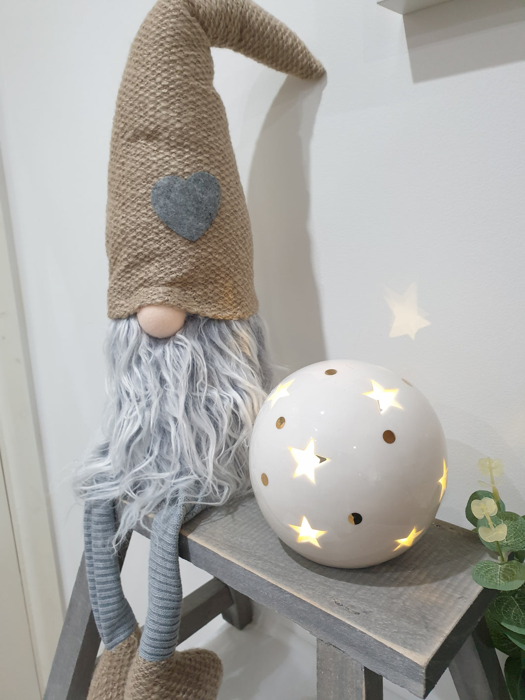 Stars & Dot's LED Ball