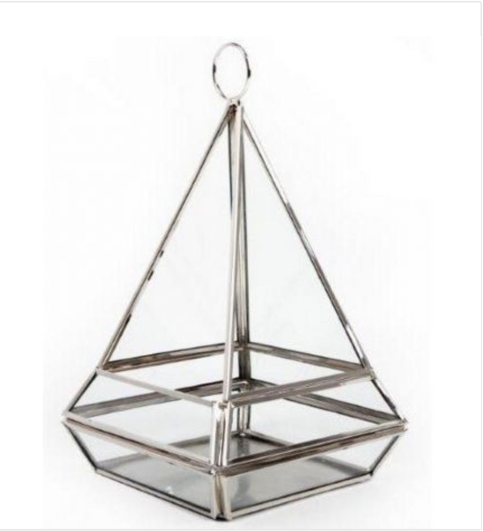Pyramid Tlight Holder