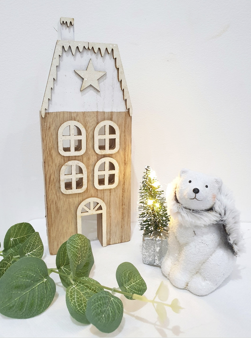 Wooden Christmas House (Square Roof)